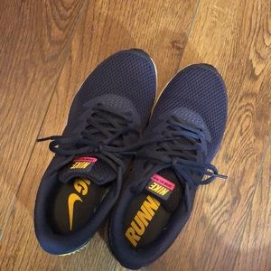 Women Nike Zoom in 8.5